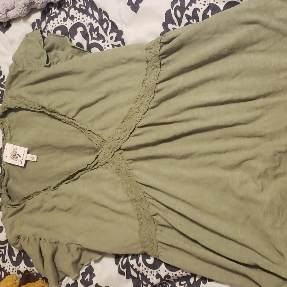 Self esteem shirt size large